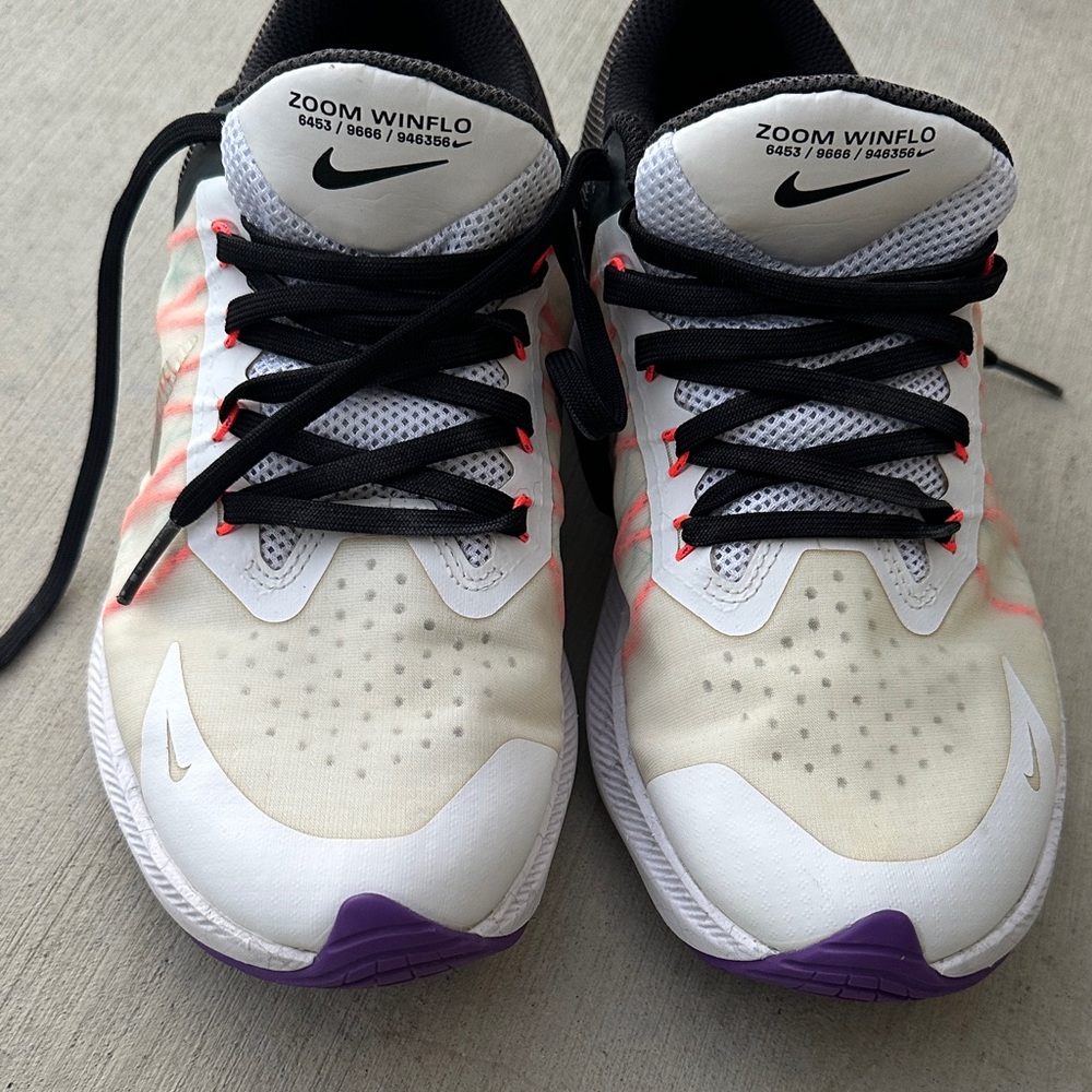 Nike Zoom Winflo White and Purple Sneakers